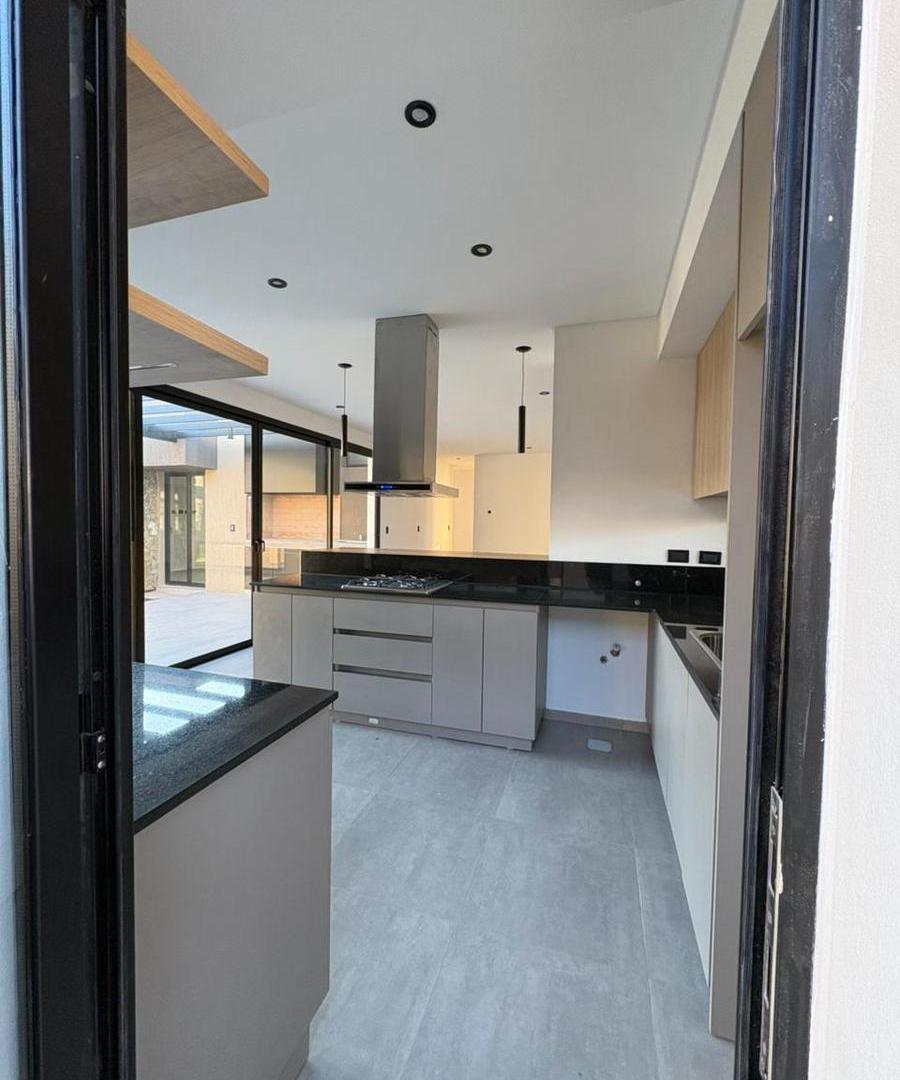 Foto de OPENHOUSE vende excelente casa a estrenar en Bº Estancia Bulnes, imagen 5