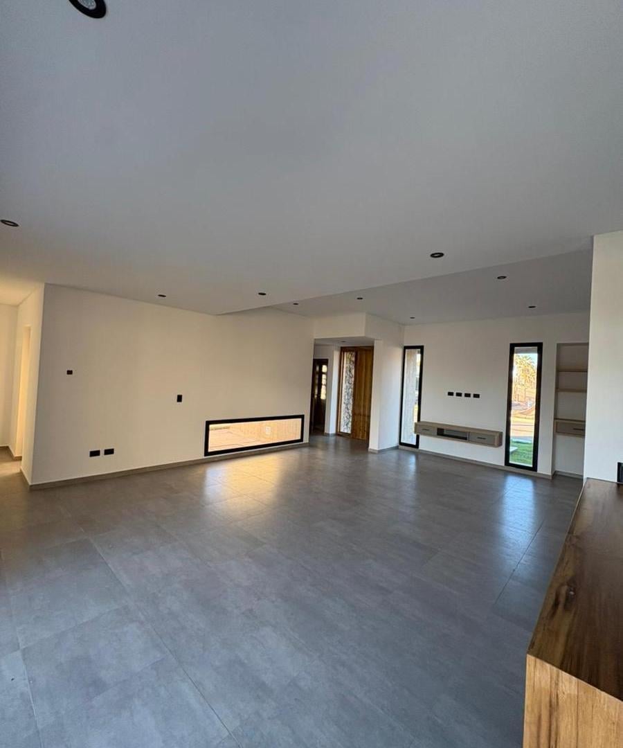 Foto de OPENHOUSE vende excelente casa a estrenar en Bº Estancia Bulnes, imagen 1