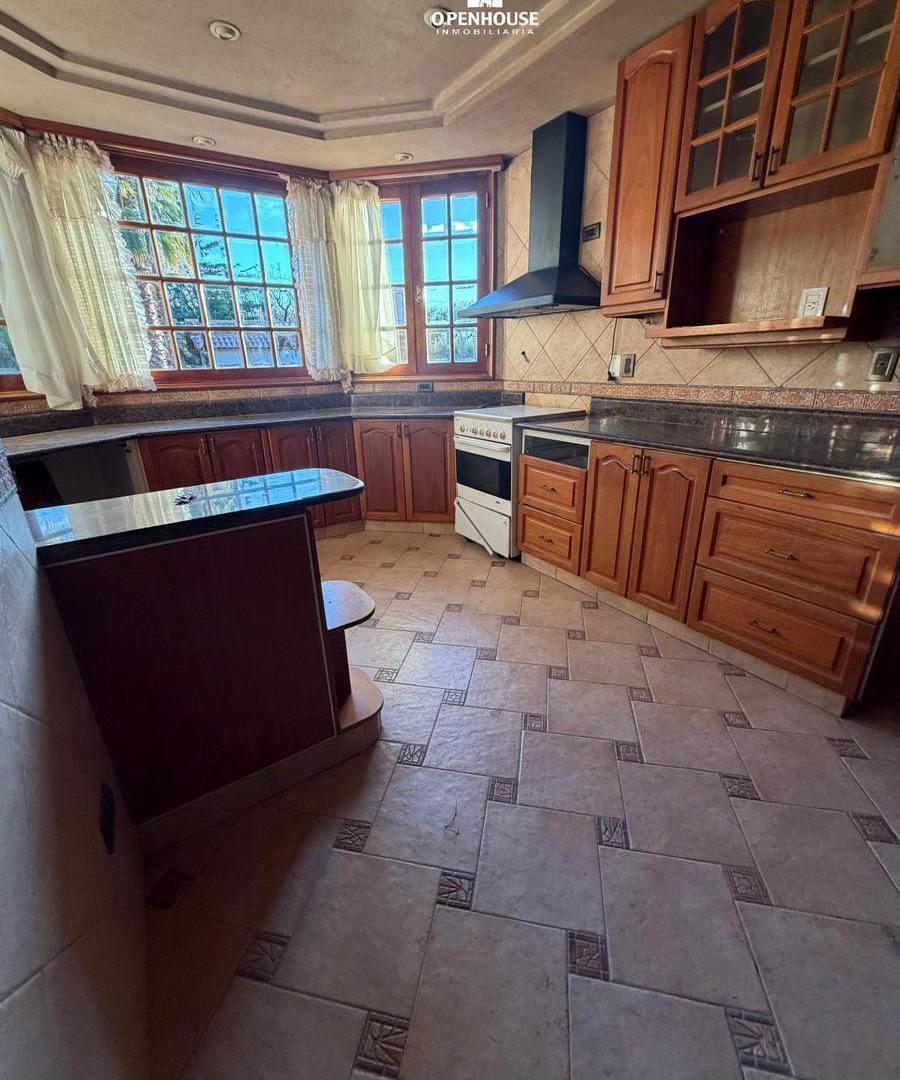 Foto de OPENHOUSE alquila imponente casa en Barrio Dalvian, imagen 1