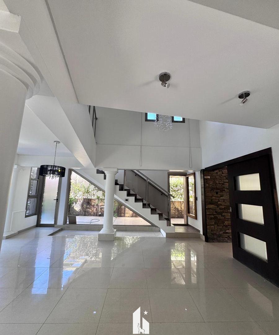 Foto de OPENHOUSE vende magnífica casa en el exclusivo Barrio Dalvian, imagen 4