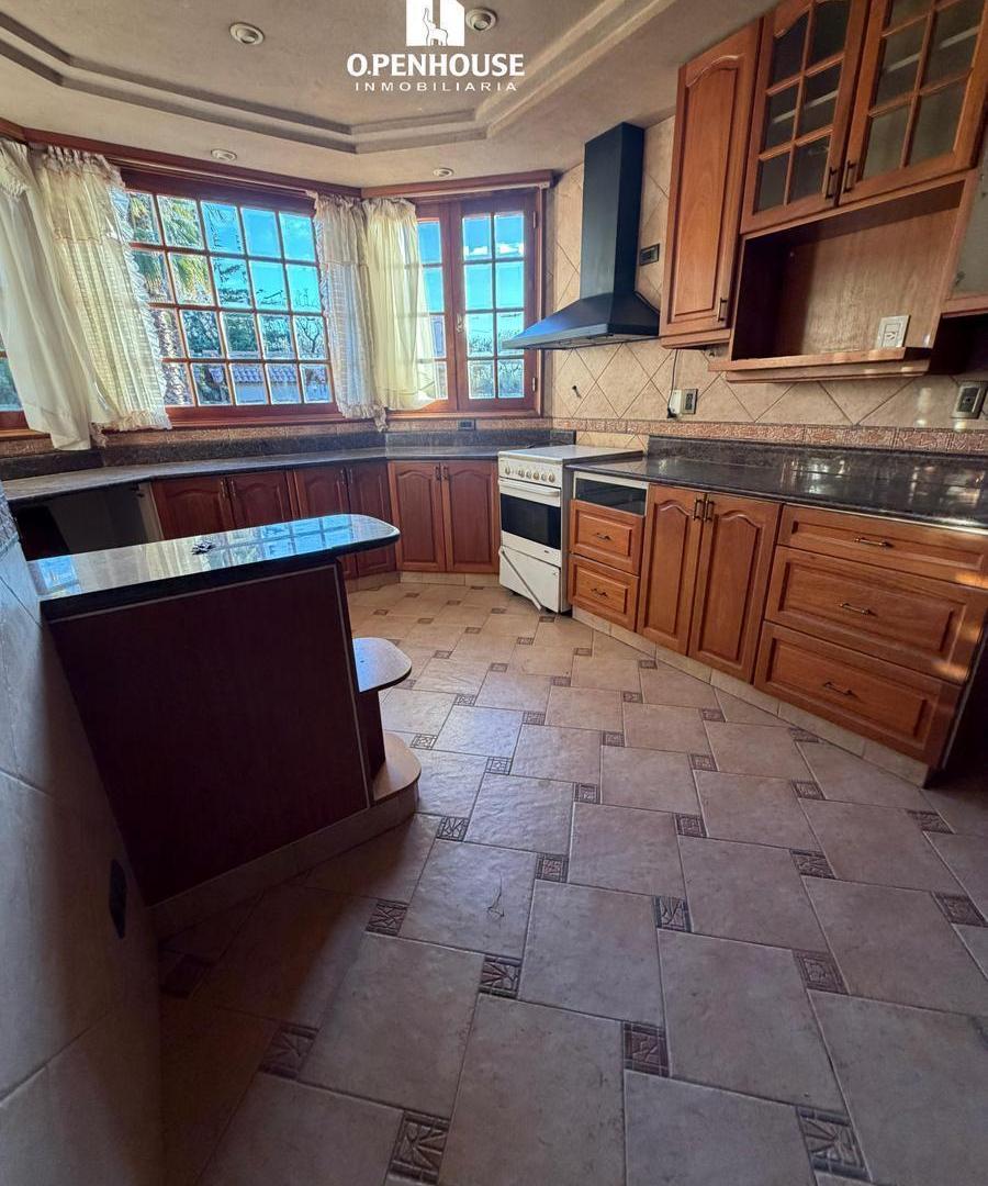 Foto de OPENHOUSE GROUP ALQUILA EXCELENTE Y PRECIOSA CASA EN BARRIO DALVIAN, imagen 1