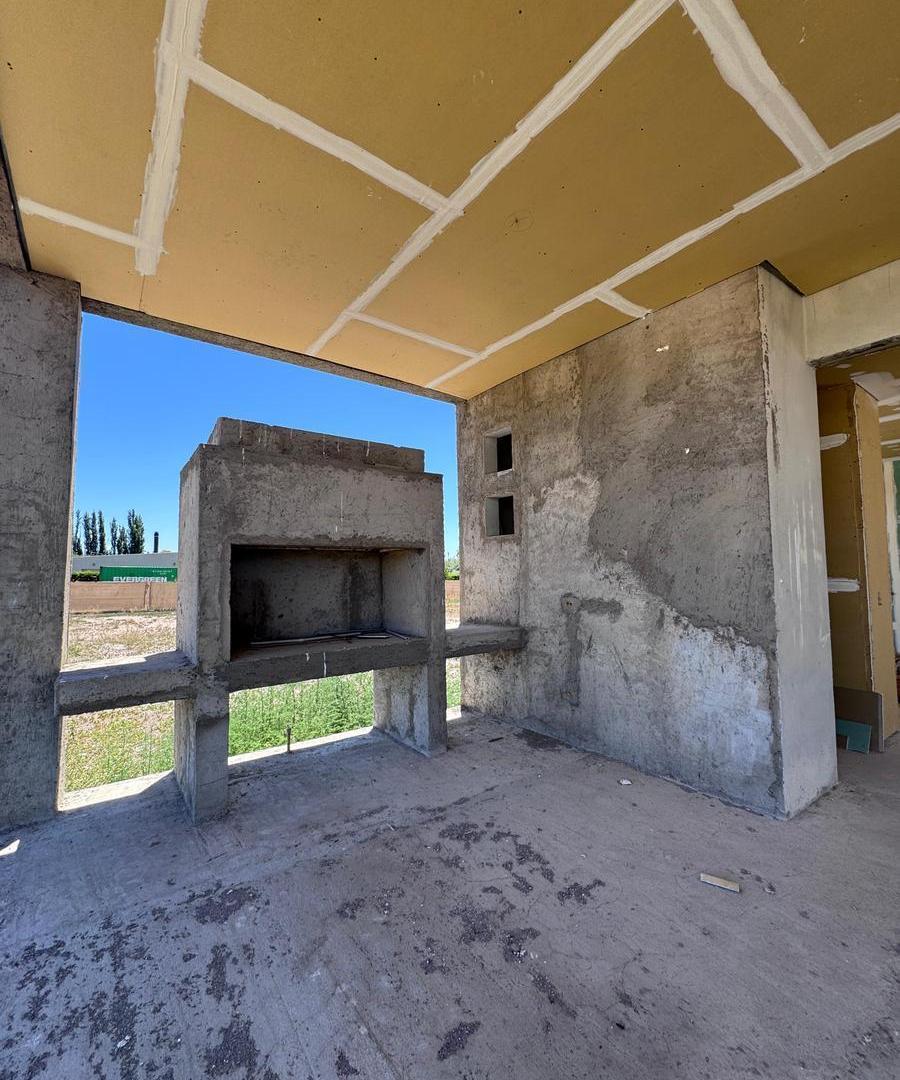 Foto de OPENHOUSE vende casa en obra gruesa en Barrio El Envero, imagen 2