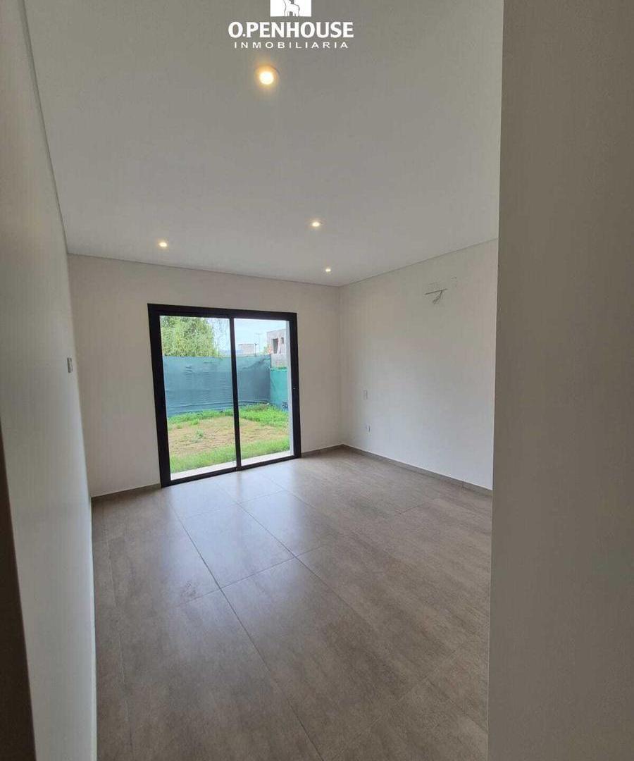 Foto de OPENHOUSE VENDE PRESTIGIOSA CASA EN BARRIO PRIVADO MILCAYAC, imagen 2