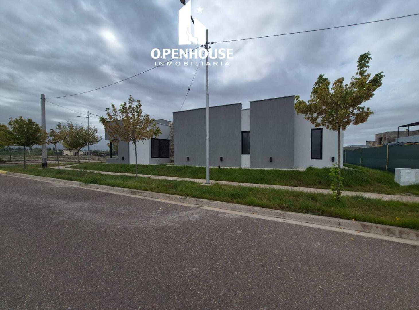 Foto de OPENHOUSE VENDE PRESTIGIOSA CASA EN BARRIO PRIVADO MILCAYAC, imagen 3