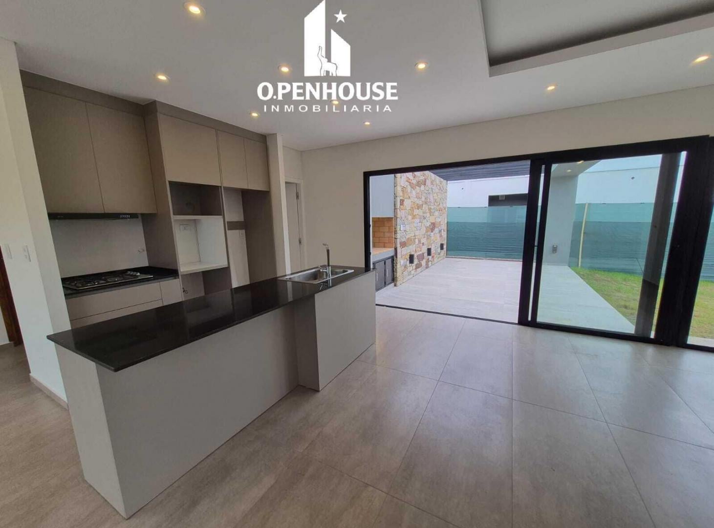 Foto de OPENHOUSE VENDE PRESTIGIOSA CASA EN BARRIO PRIVADO MILCAYAC, imagen 1
