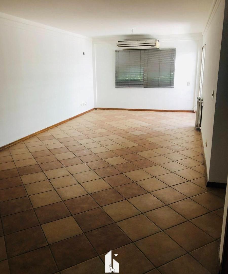 Foto de OPENHOUSE vende hermoso duplex tipo casa en Barrio Bombal, Ciudad., imagen 1