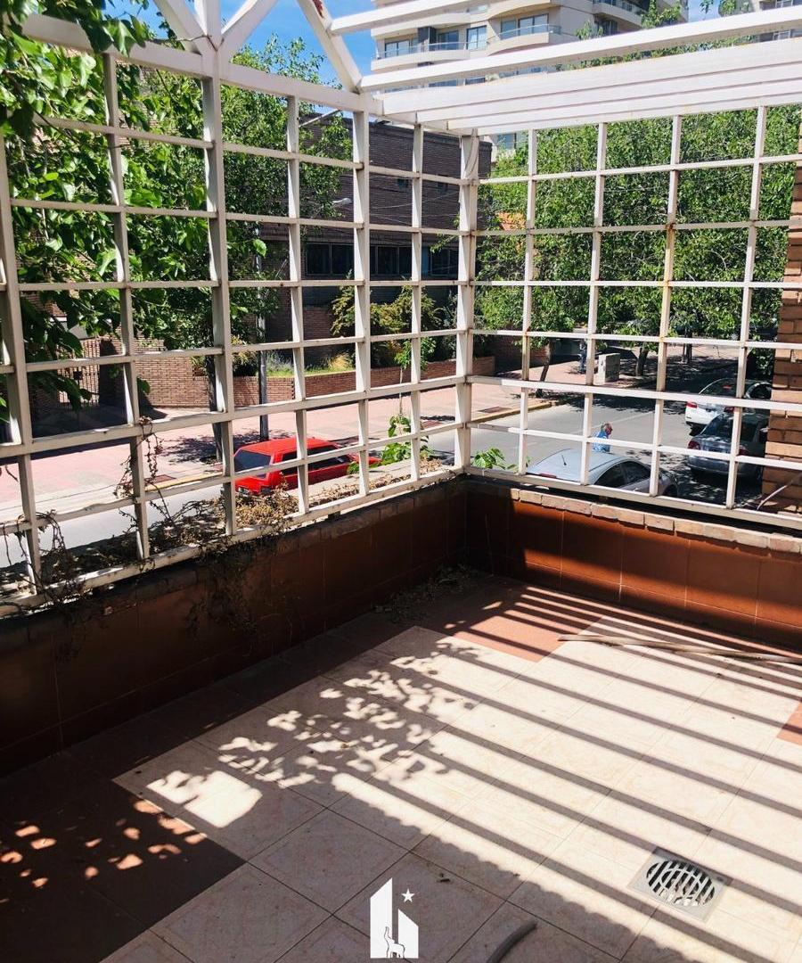 Foto de OPENHOUSE vende hermoso duplex tipo casa en Barrio Bombal, Ciudad., imagen 5