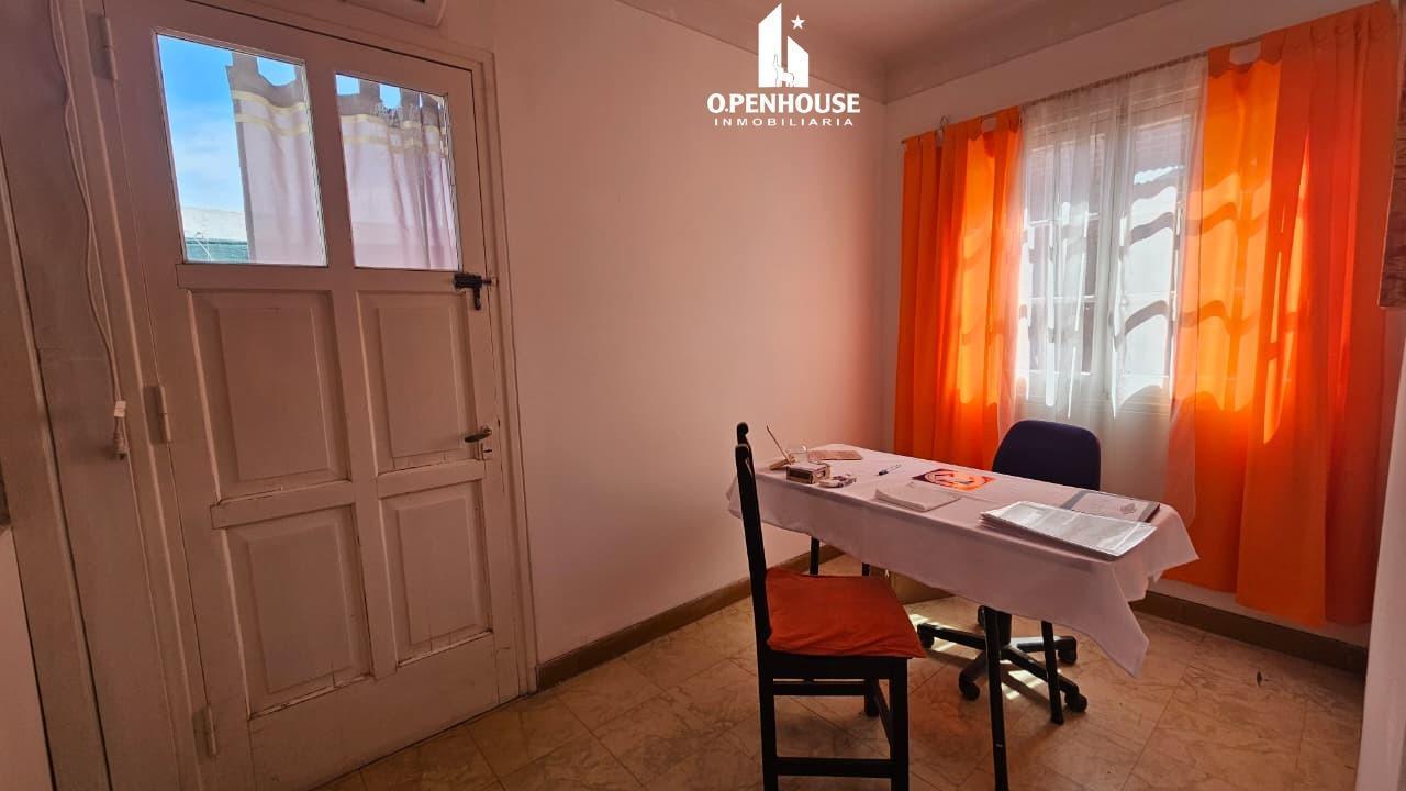 Foto de OPENHOUSE vende casa/oficinas, gran oportunidad de inversión en calle, imagen 1