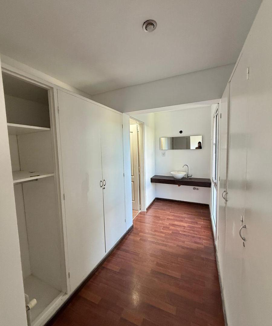 Foto de OPENHOUSE vende hermosa casa en prestigioso Barrio Dalvian, imagen 4
