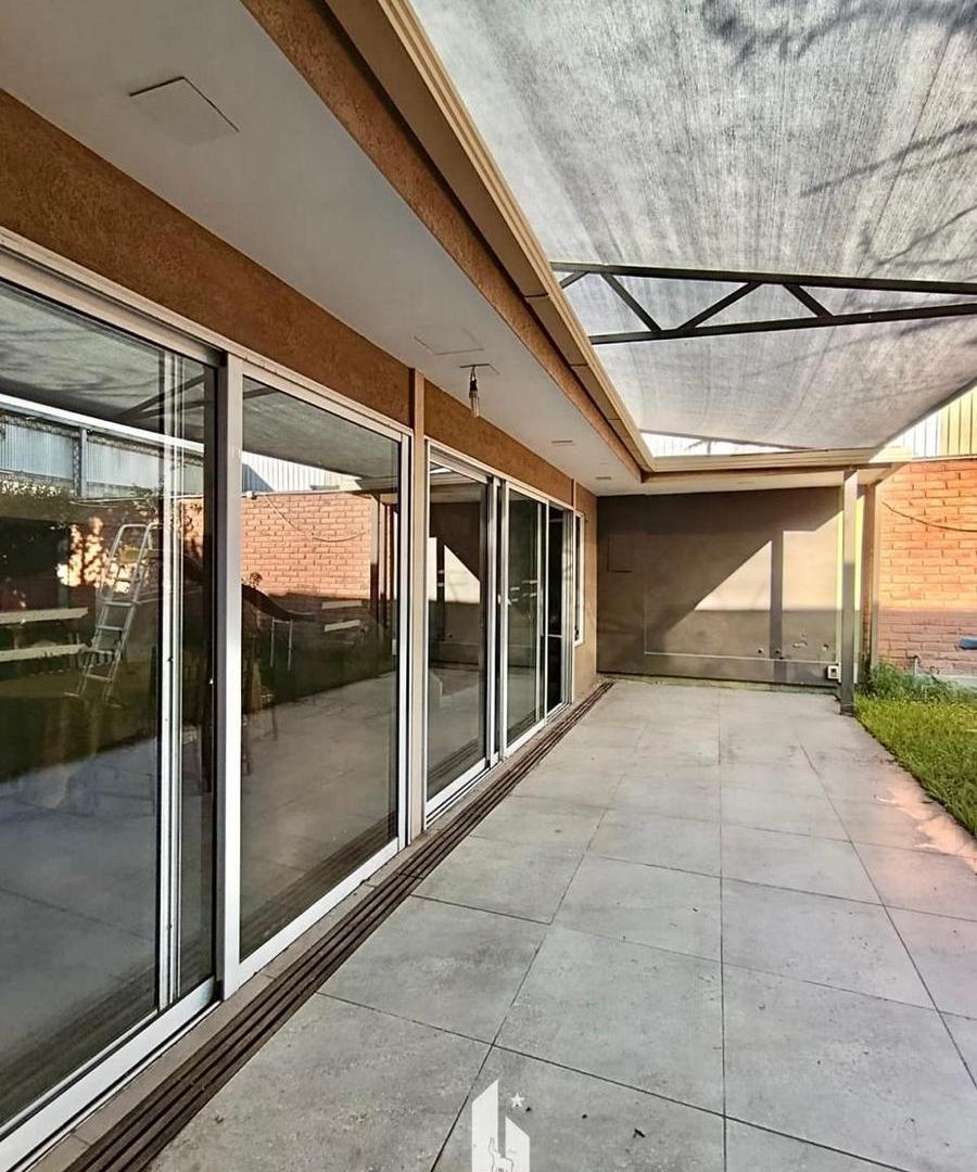Foto de OPENHOUSE vende VIVIENDA LOCAL COMERCIAL DEPÓSITO OFICINAS en Guaymallén, imagen 2