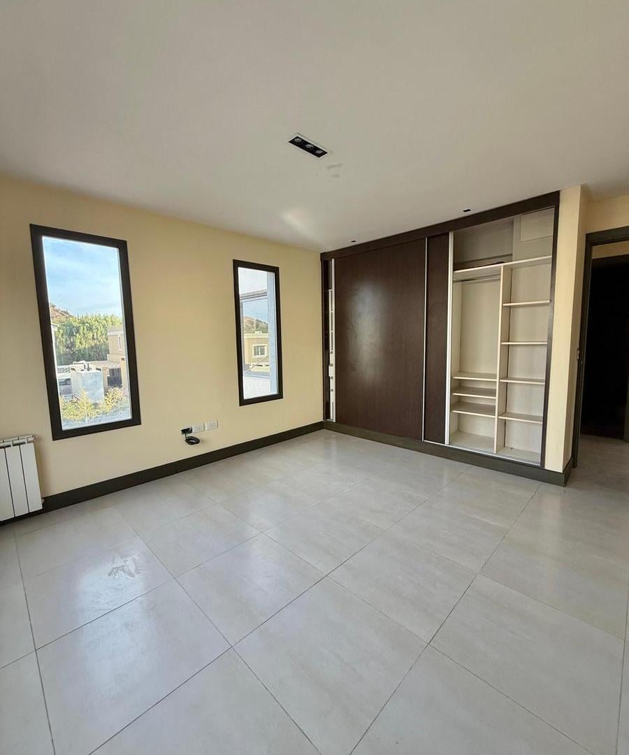 Foto de OPENHOUSE vende excelente casa en Barrio Dalvian, imagen 2