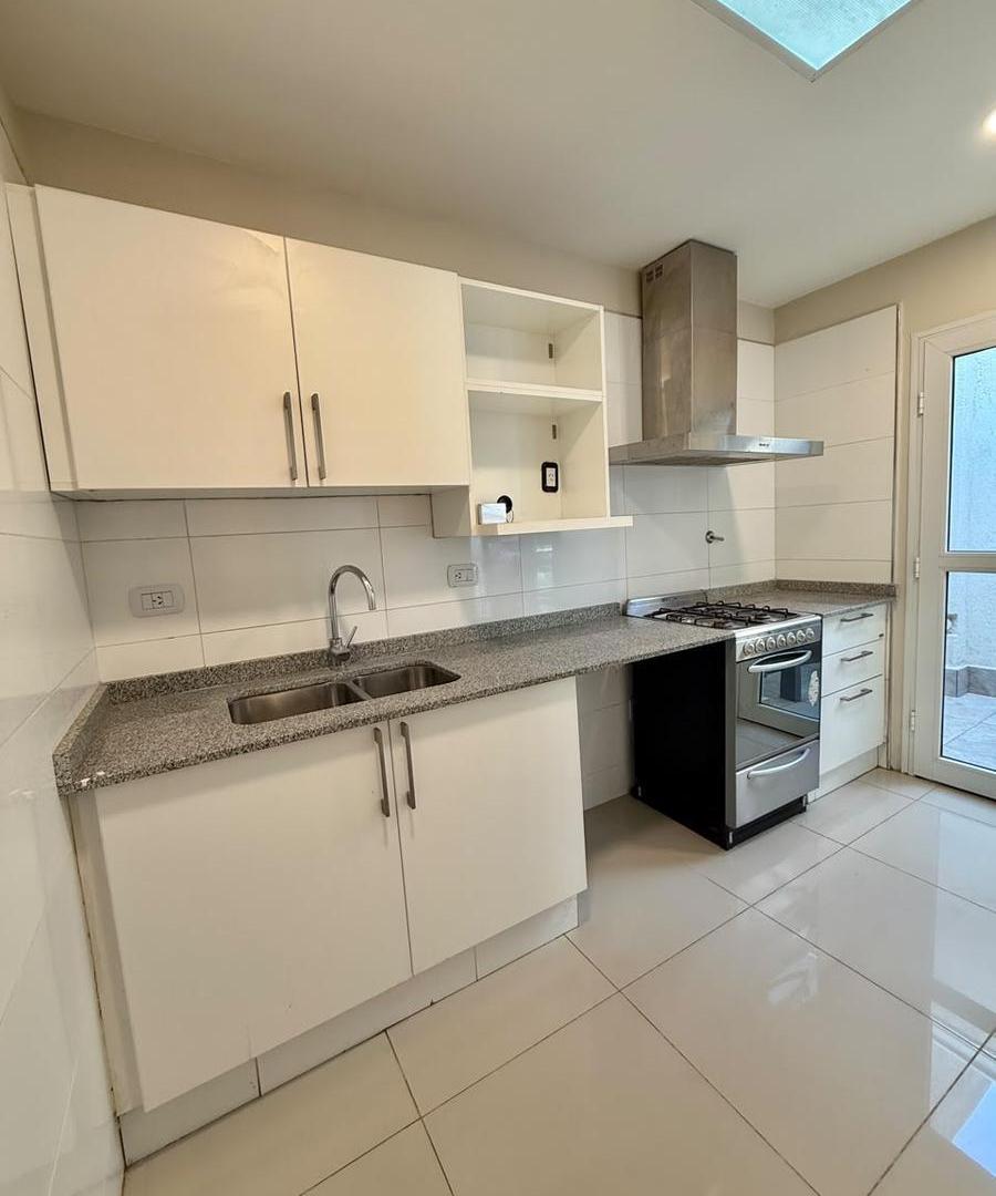 Foto de OPENHOUSE vende hermosa casa en prestigioso Barrio Dalvian, imagen 4