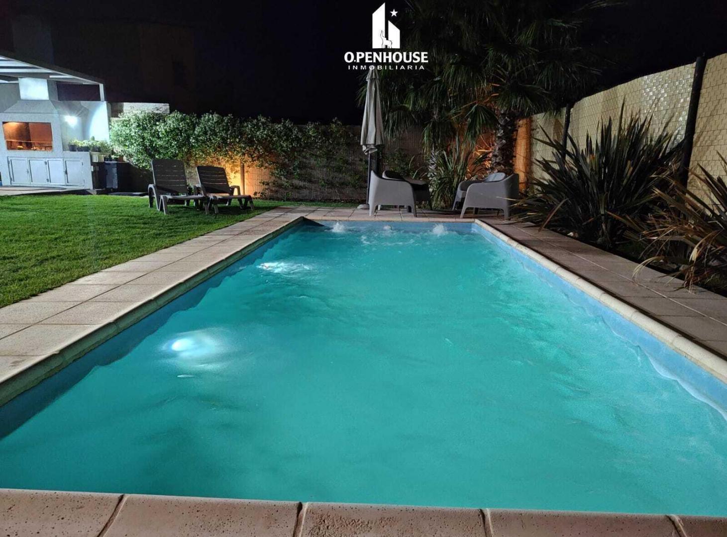 Foto de OPENHOUSE INMOBILIARIA vende moderna y amplia casa en barrio La Bastilla, imagen 1
