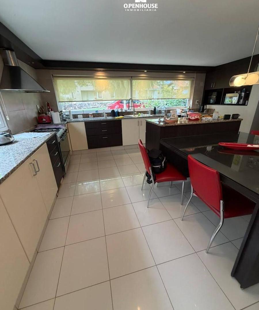 Foto de OPENHOUSE vende hermosa casa en Barrio Privado Dalvian., imagen 3