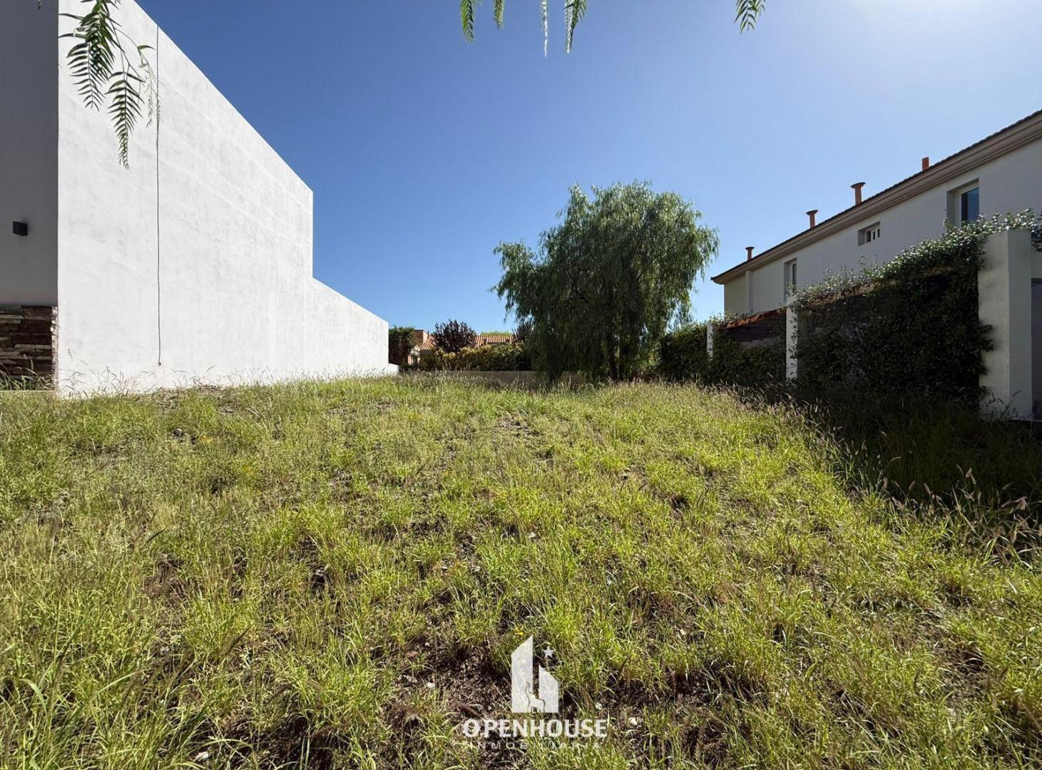 Foto de OPENHOUSE vende exclusivo terreno en Barrio Dalvian, imagen 3