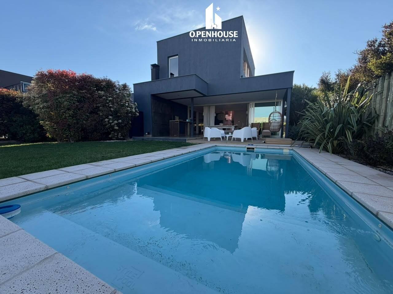 Foto de OPENHOUSE vende fabulosa casa en Barrio Lar de Boedo, Luján de Cuyo., imagen 1