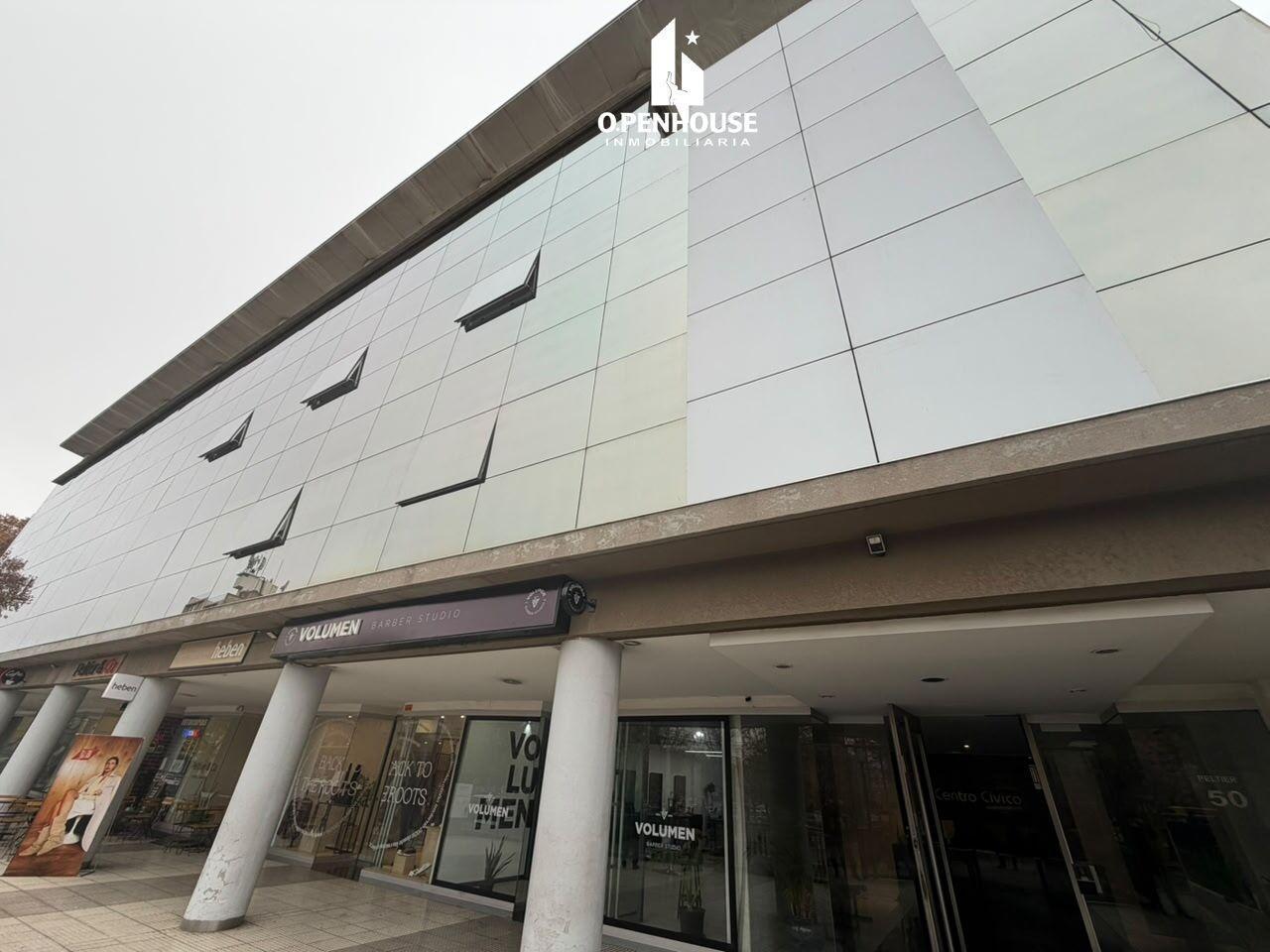 Foto de OPENHOUSE alquila importante oficina en Av. San Martín, imagen 3