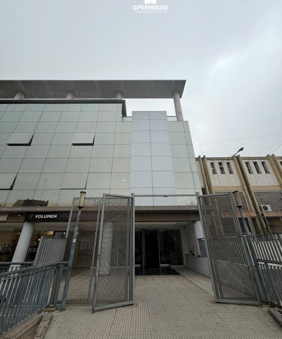 Foto de OPENHOUSE alquila importante oficina en Av. San Martín, imagen 5