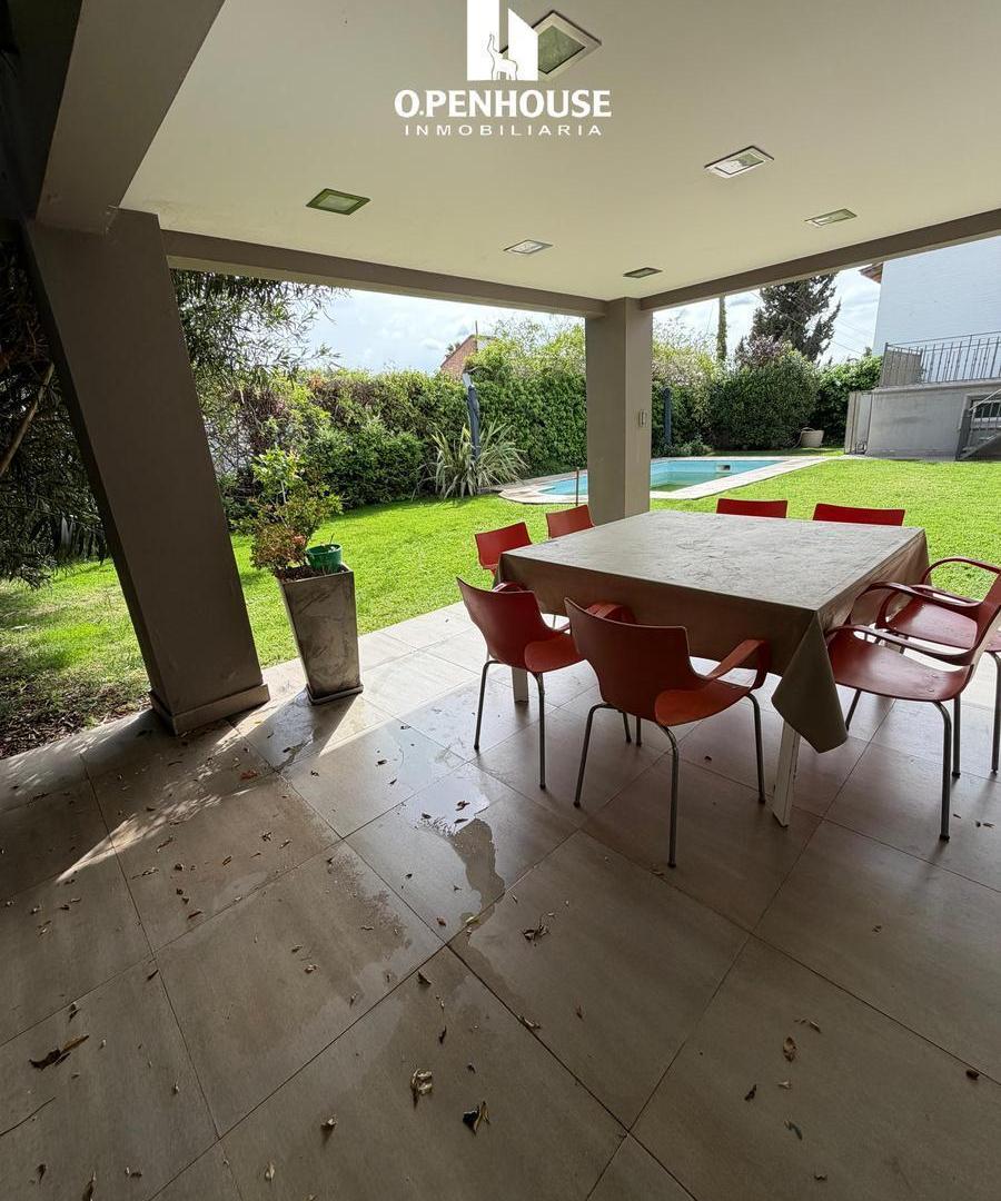 Foto de OPENHOUSE VENDE PRESTIGIOSA CASA FAMILIAR EN BARRIO DALVIAN, imagen 3
