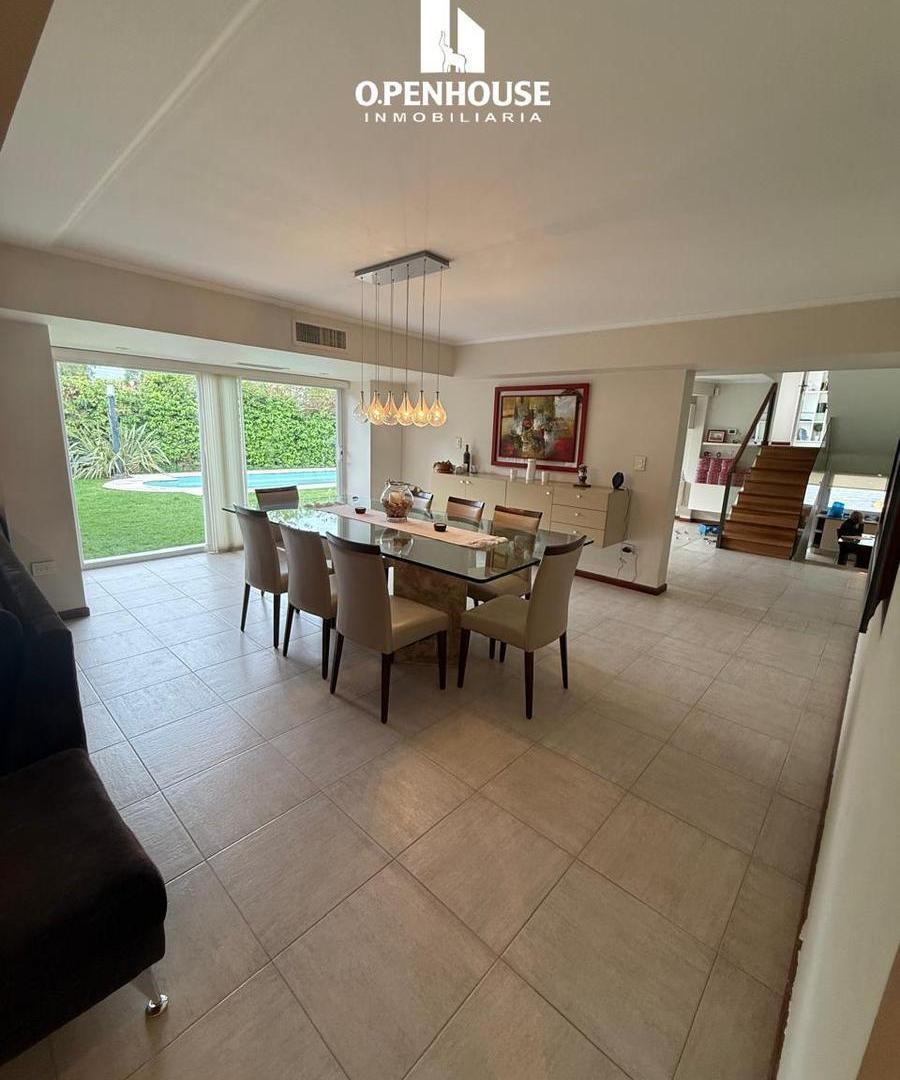 Foto de OPENHOUSE VENDE PRESTIGIOSA CASA FAMILIAR EN BARRIO DALVIAN, imagen 4