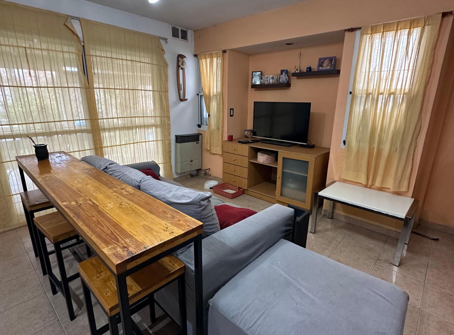Foto de Casa de 4 Ambientes con Jardin Parquizado en Villa Libertad., imagen 4