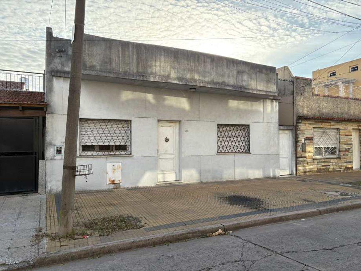 Foto de CASA ZONA CASEROS VENTA - LOTE PROPIO, imagen 1