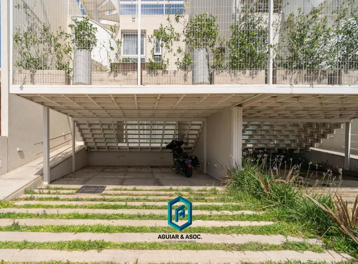 CASA TRIPLEX . MIRADORES DE MANANTIALES I. URBO 9 2