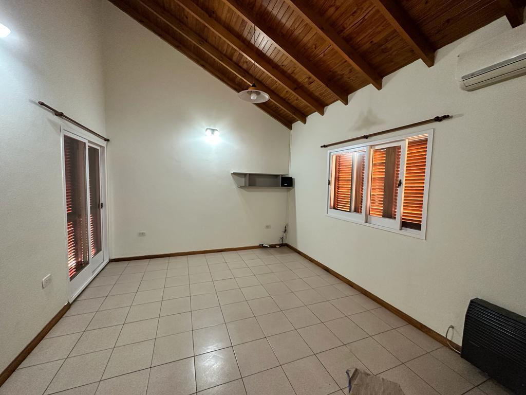 Casa en Barrio Champagnat 4