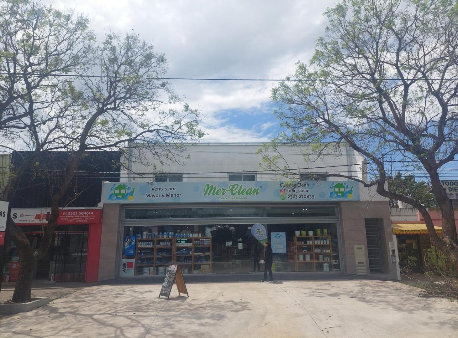Local en Lorenzo Casey, Lujan