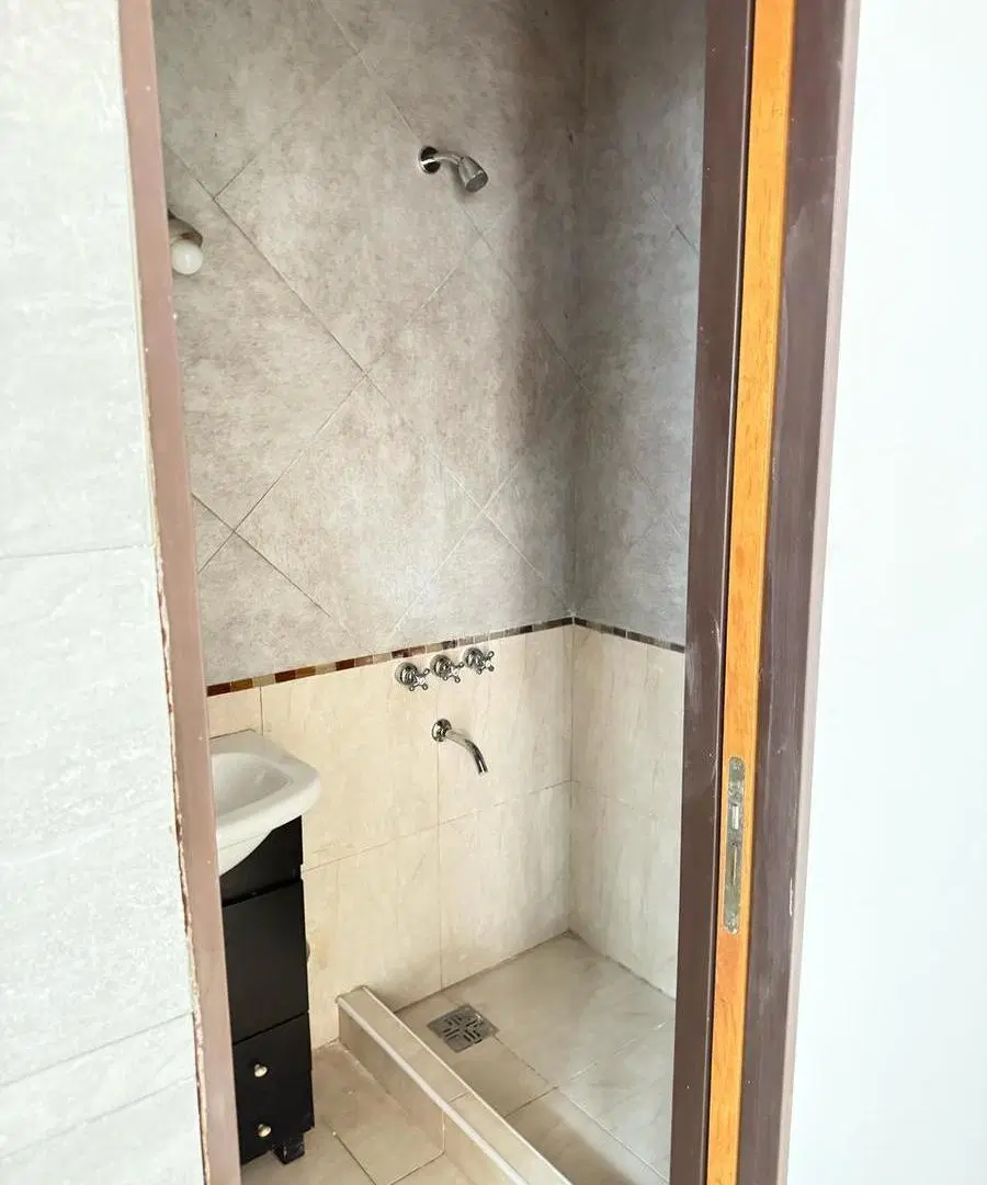 Departamento en sarmiento y mitre 4