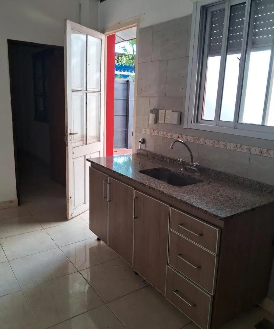 Departamento en sarmiento y mitre 2