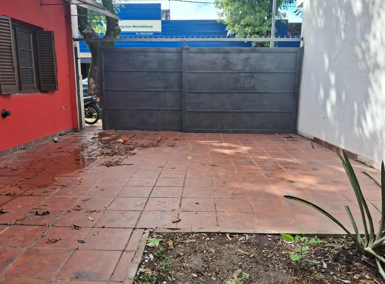 Departamento en sarmiento y mitre 1