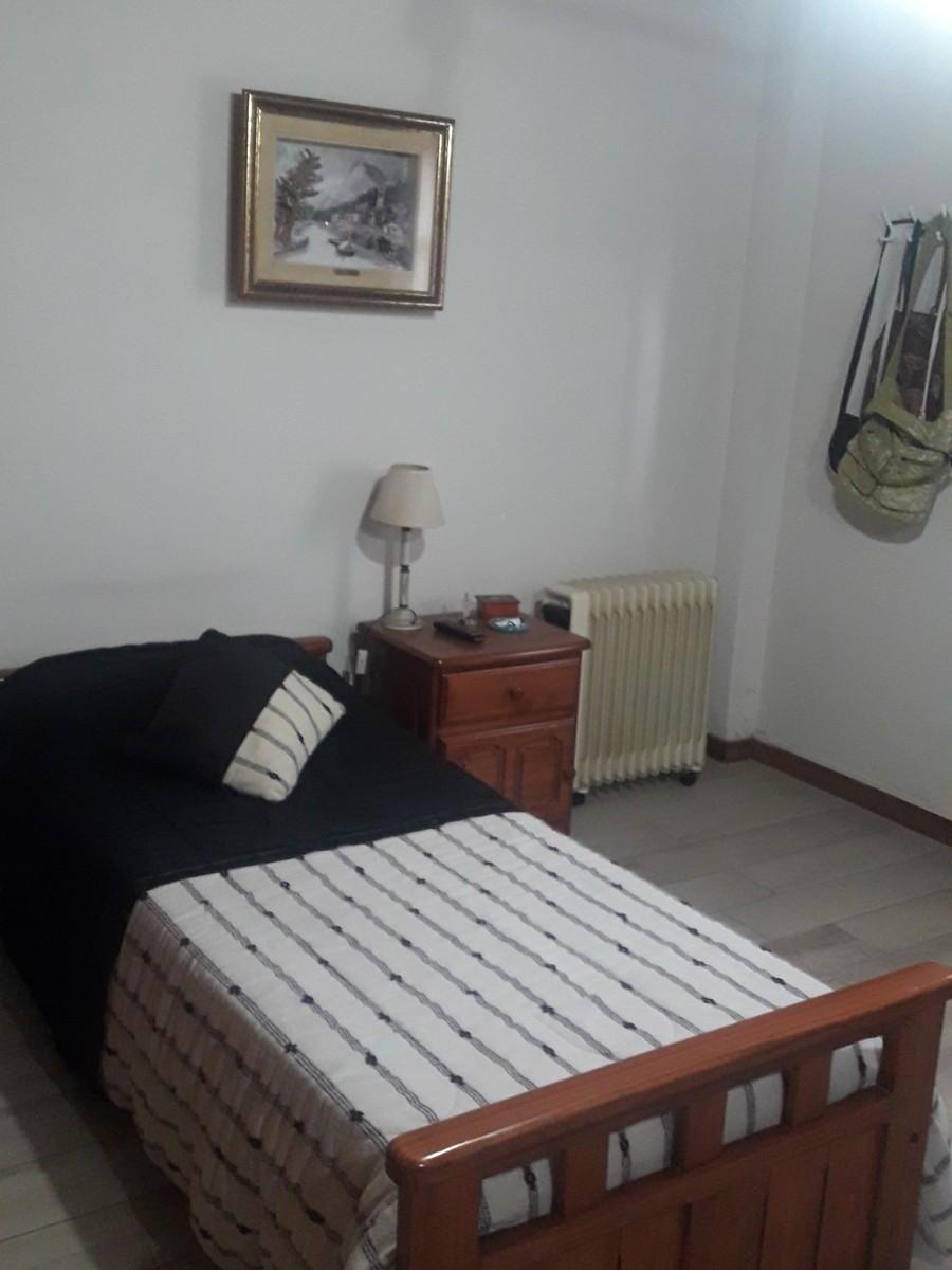 Casa en Lote Propio de 5 Amb con Jardin y Quincho 4