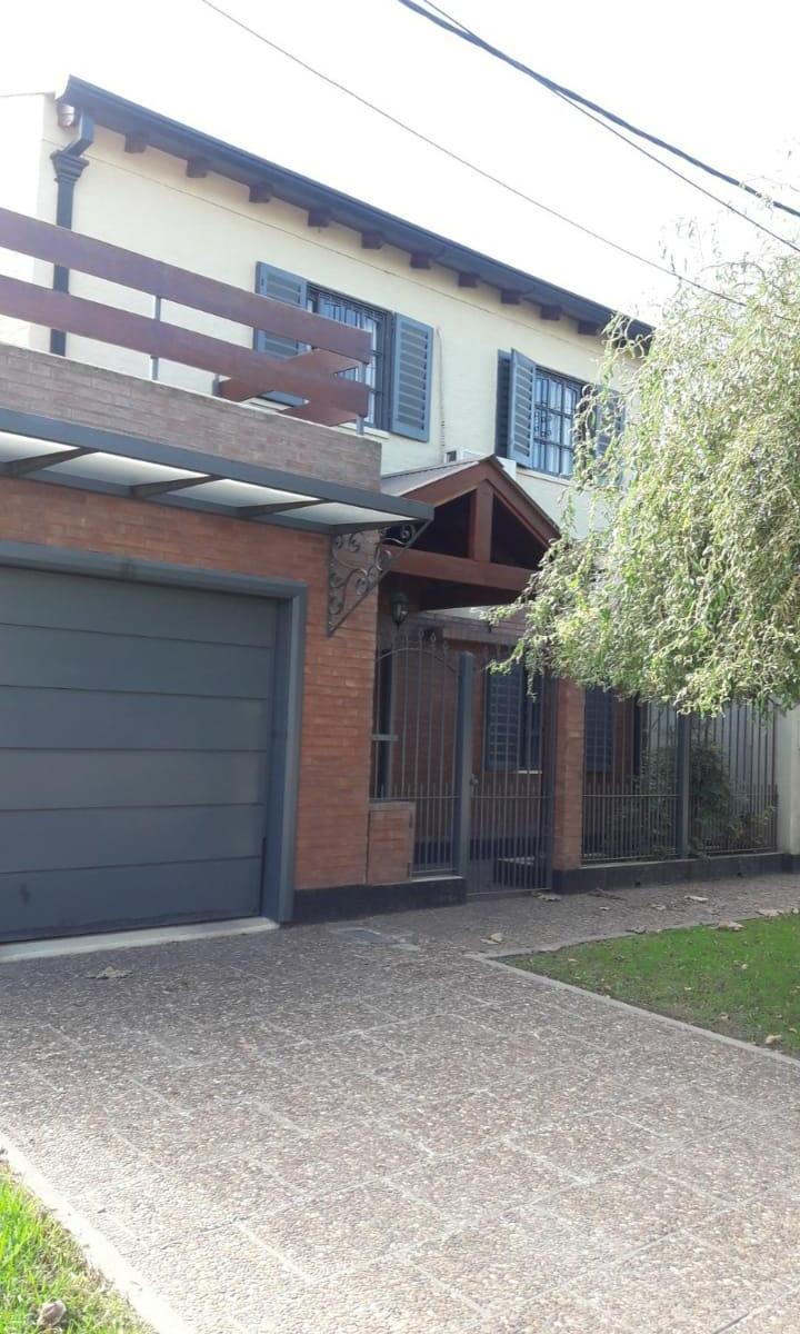 Casa en Lote Propio de 5 Amb con Jardin y Quincho 3