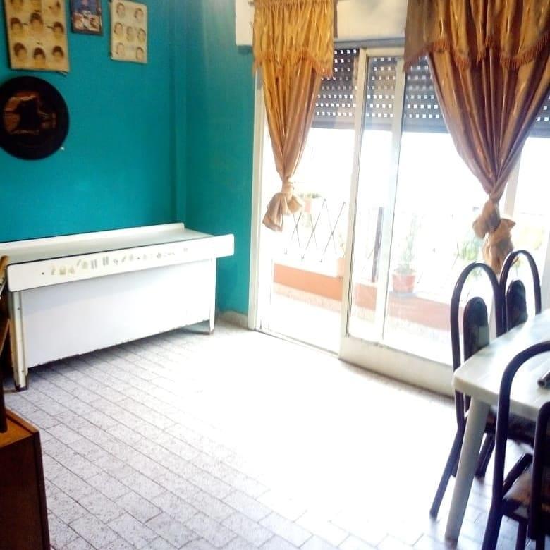 Foto de BAJAMOS EL PRECIO CASA DE 5 AMB CON 2 LOCALES Y COCHERA, imagen 5