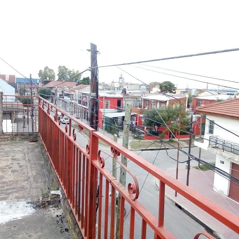 Foto de BAJAMOS EL PRECIO CASA DE 5 AMB CON 2 LOCALES Y COCHERA, imagen 4