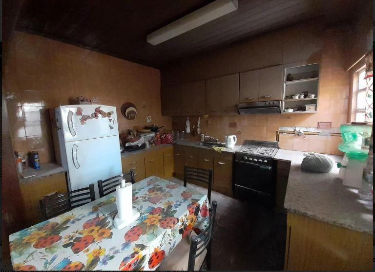 Casa Amplia Multifamiliar con Dos Propiedades Grandes 5
