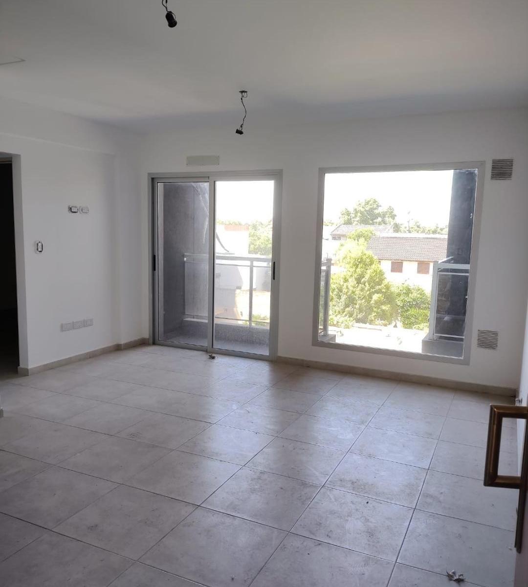 Hermoso Departamento de 3 Amb con Balcón Cochera 1