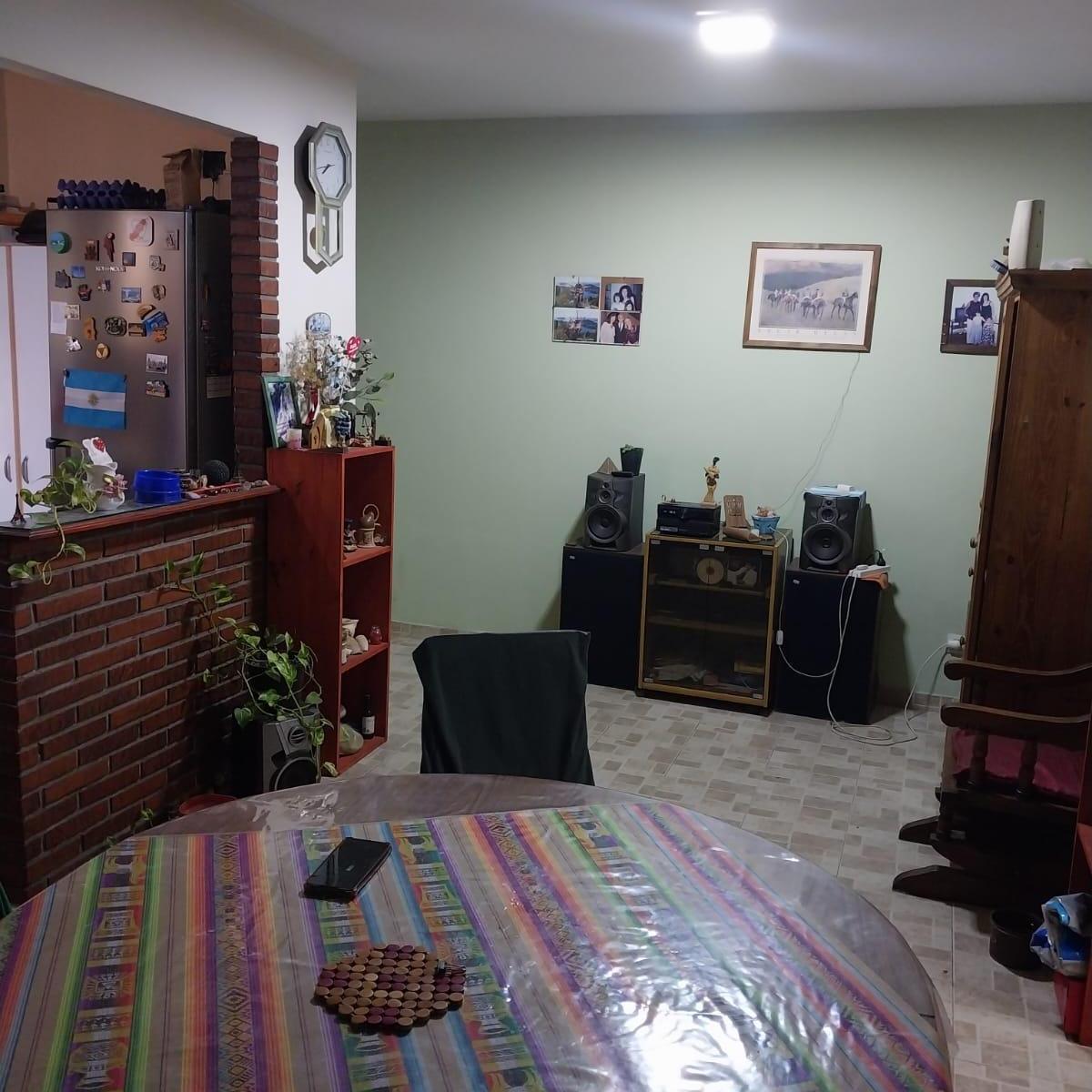 Departamento de 4 Ambientes con Cochera 1