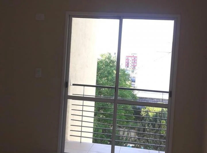 DEPARTAMENTO DE 2 AMBIENTES CON BALCON ZONA TRIBUNALES DE MORON 2