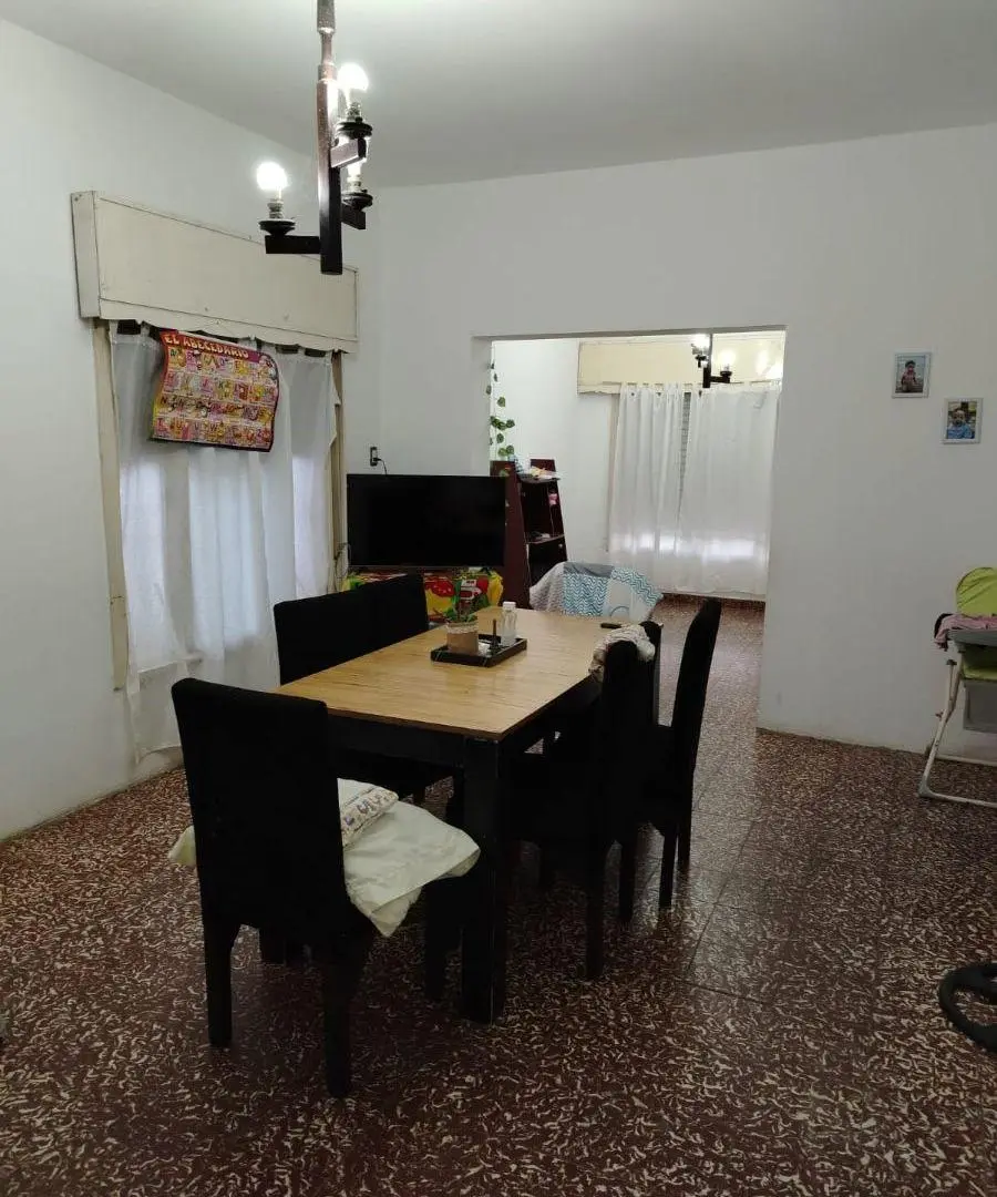 CASA EN LOTE PROPIO DE 4 AMBIENTES CON FONDO LIBRE Y COCHERA PASANTE OPORTUNIDAD CON PLANOS 5