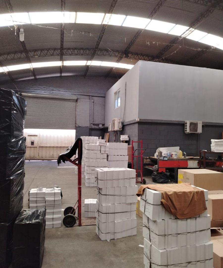 Foto de GALPON DE 580 MTS CON OFICINAS Y salón, imagen 3