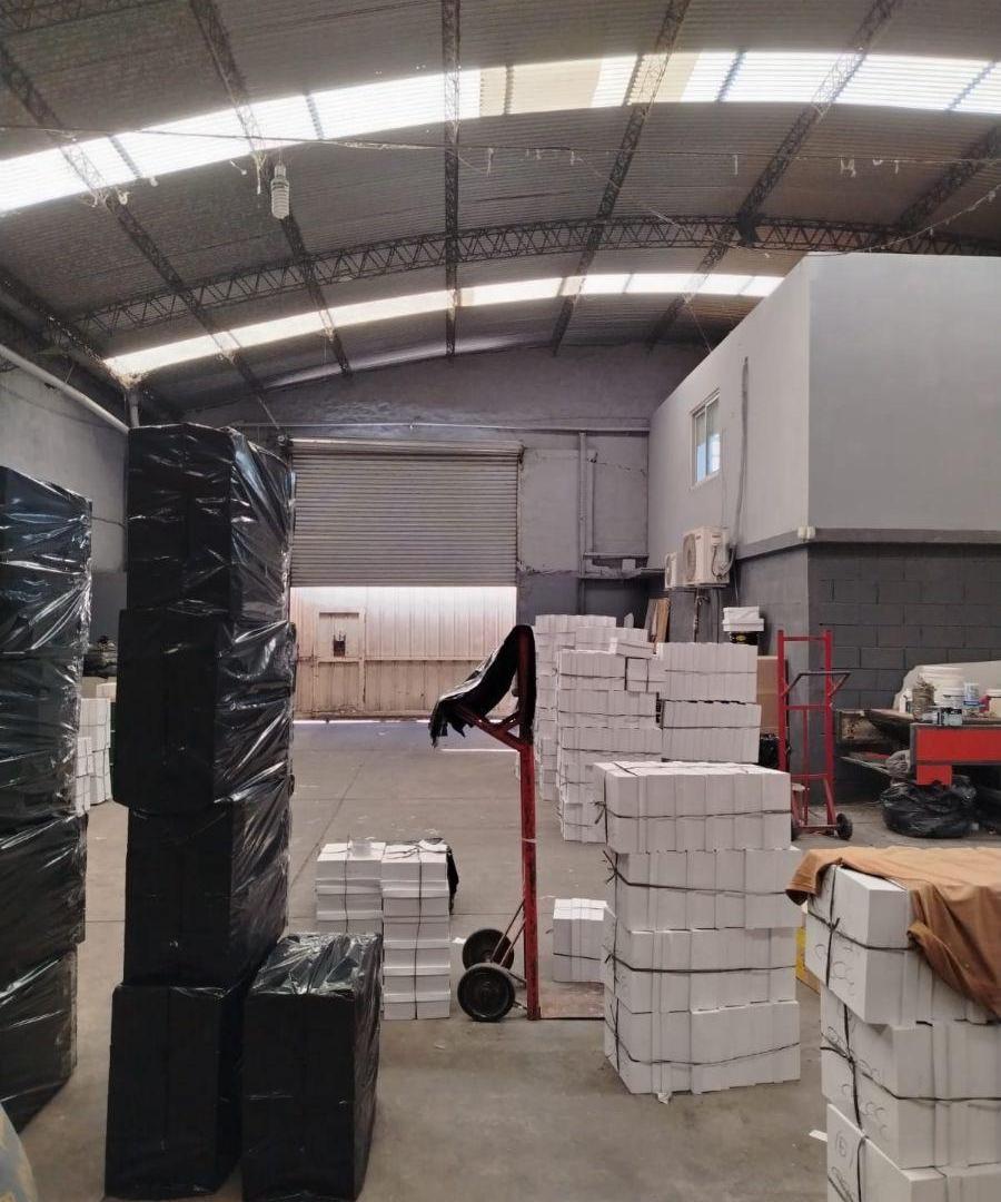 Foto de GALPON DE 580 MTS CON OFICINAS Y salón, imagen 4