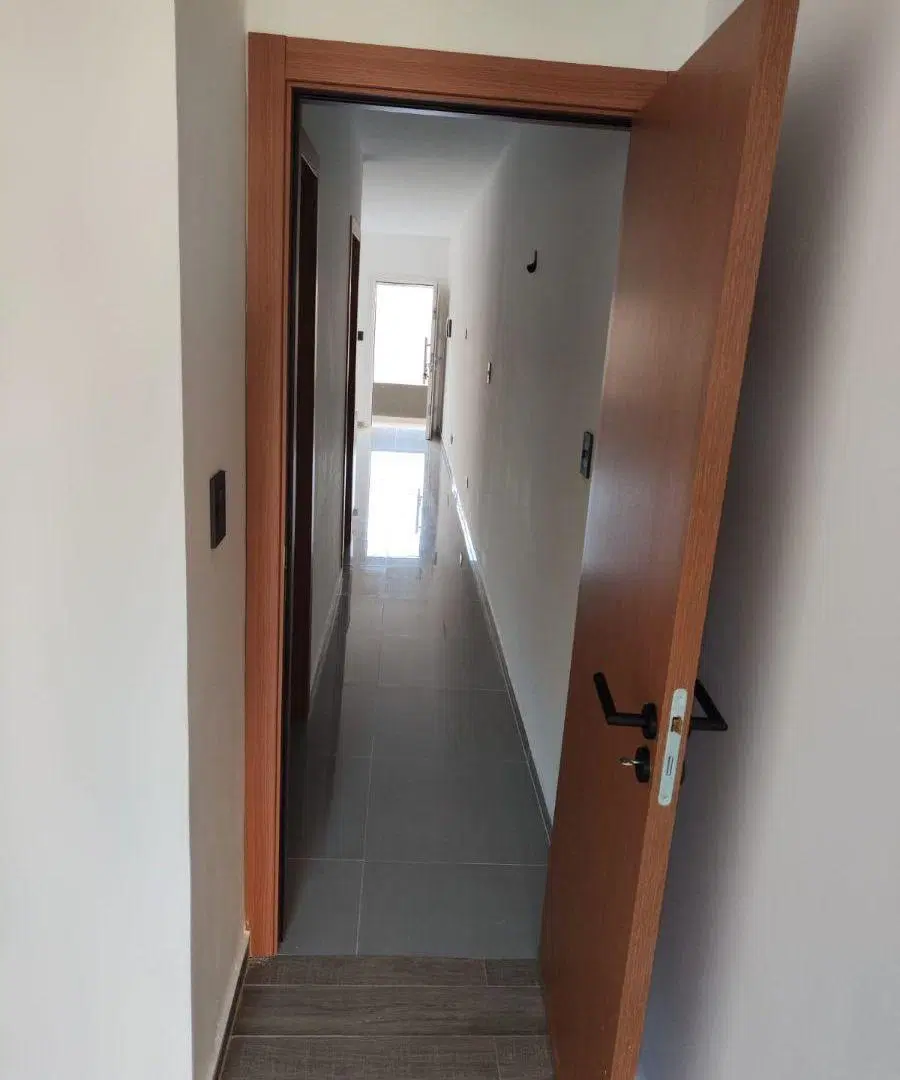 DEPARTAMENTO DE 2 1/2 AMB AL FRENTE CON PATIO PB 4