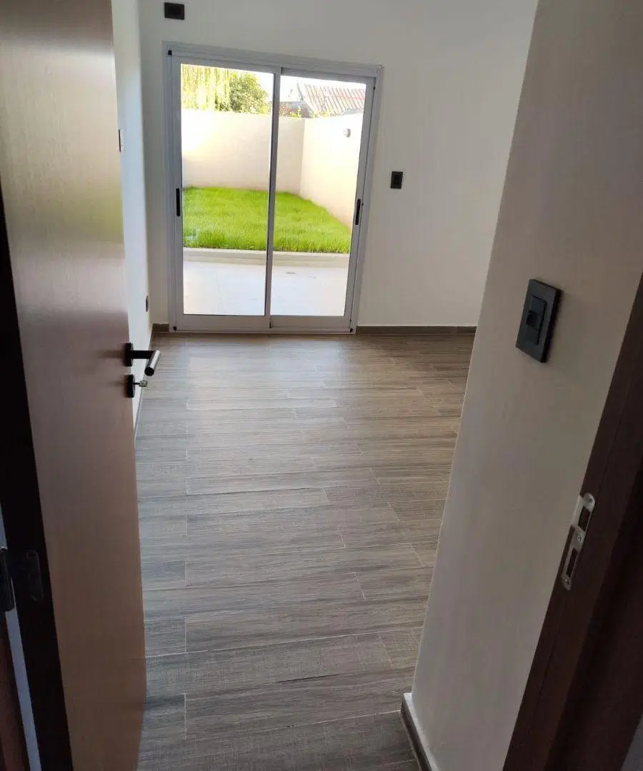 DEPARTAMENTO DE 2 1/2 AMB AL FRENTE CON PATIO PB 5