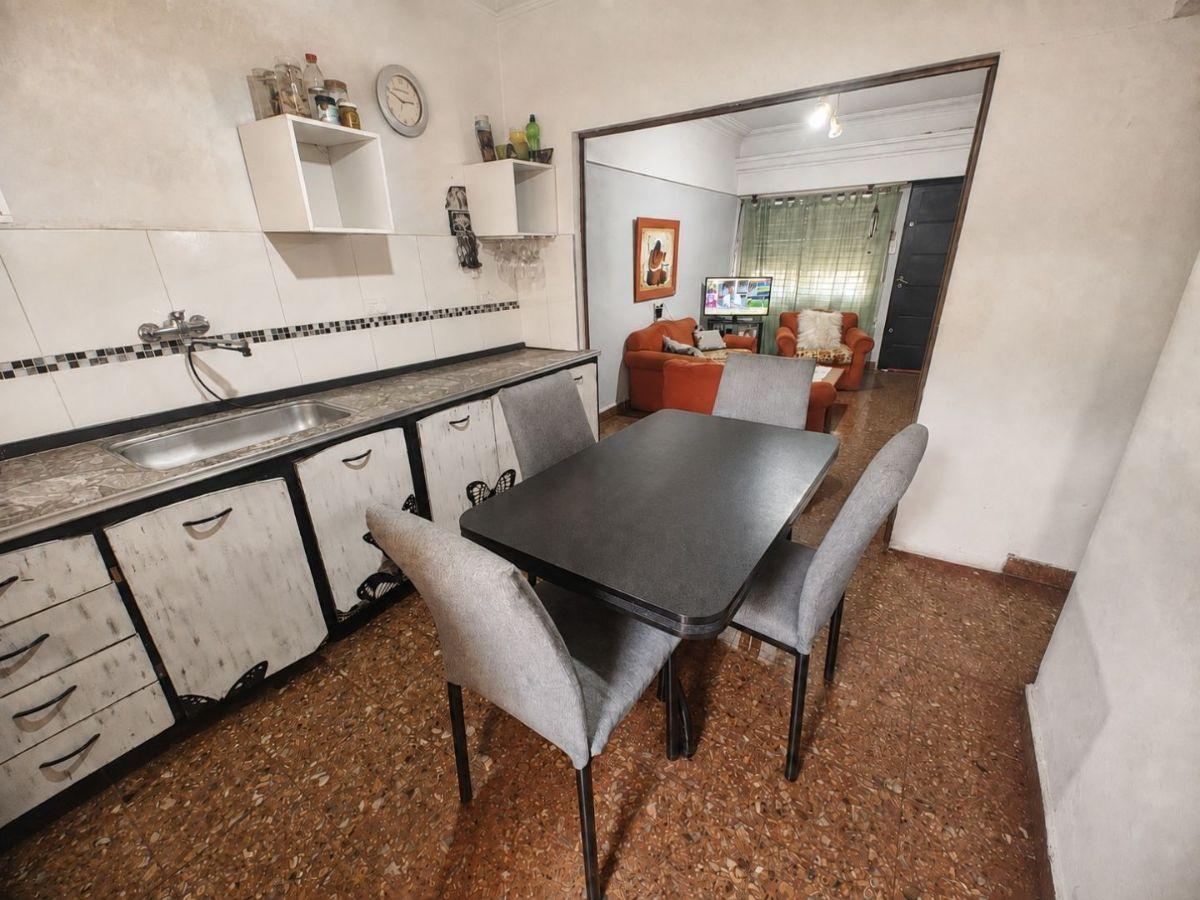 Foto de CASA DE 4 AMBIENTES CON 2 COCHERAS Y PATIO, imagen 3