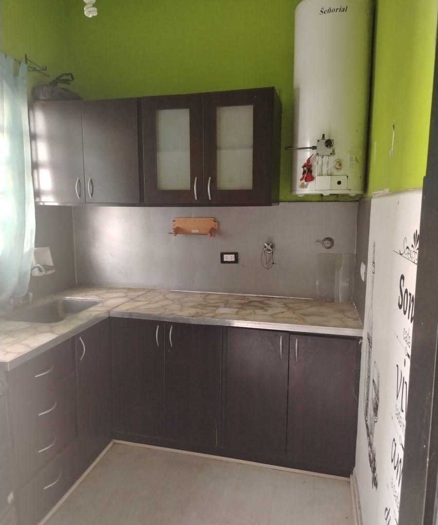 Foto de GRAN OPORTUNIDAD DE INVERSIÓN! Dos viviendas en lote propio con, imagen 2