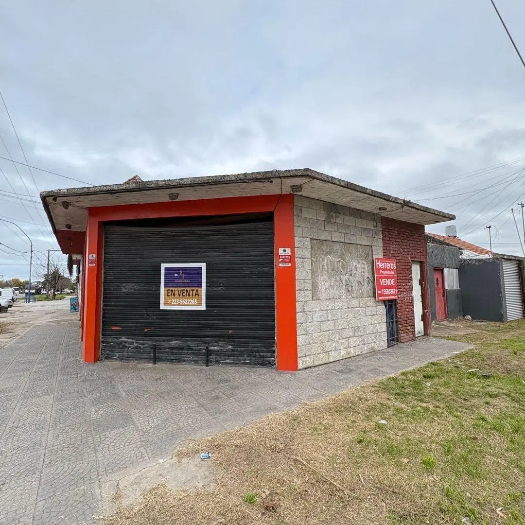 LOTE EN ESQUINA CON CONSTRUCCION--OPORTUNIDAD 2