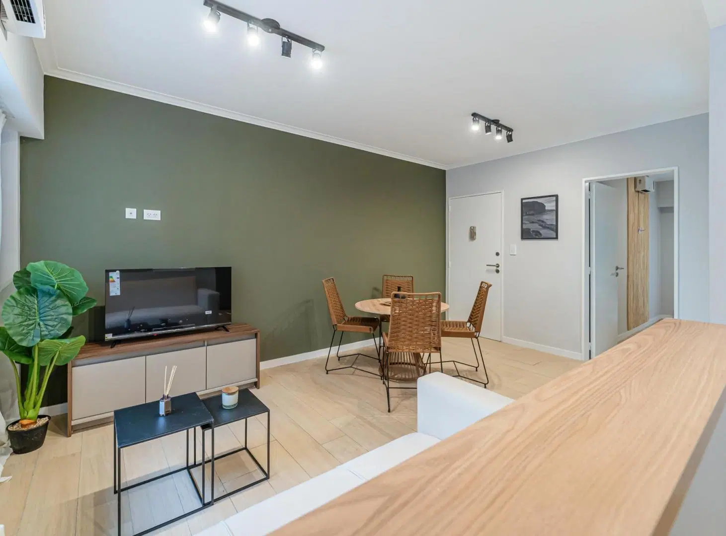 VENTA DEPARTAMENTO 2 AMBIENTES RECICLADO, ZONA PASEO ALDREY 5