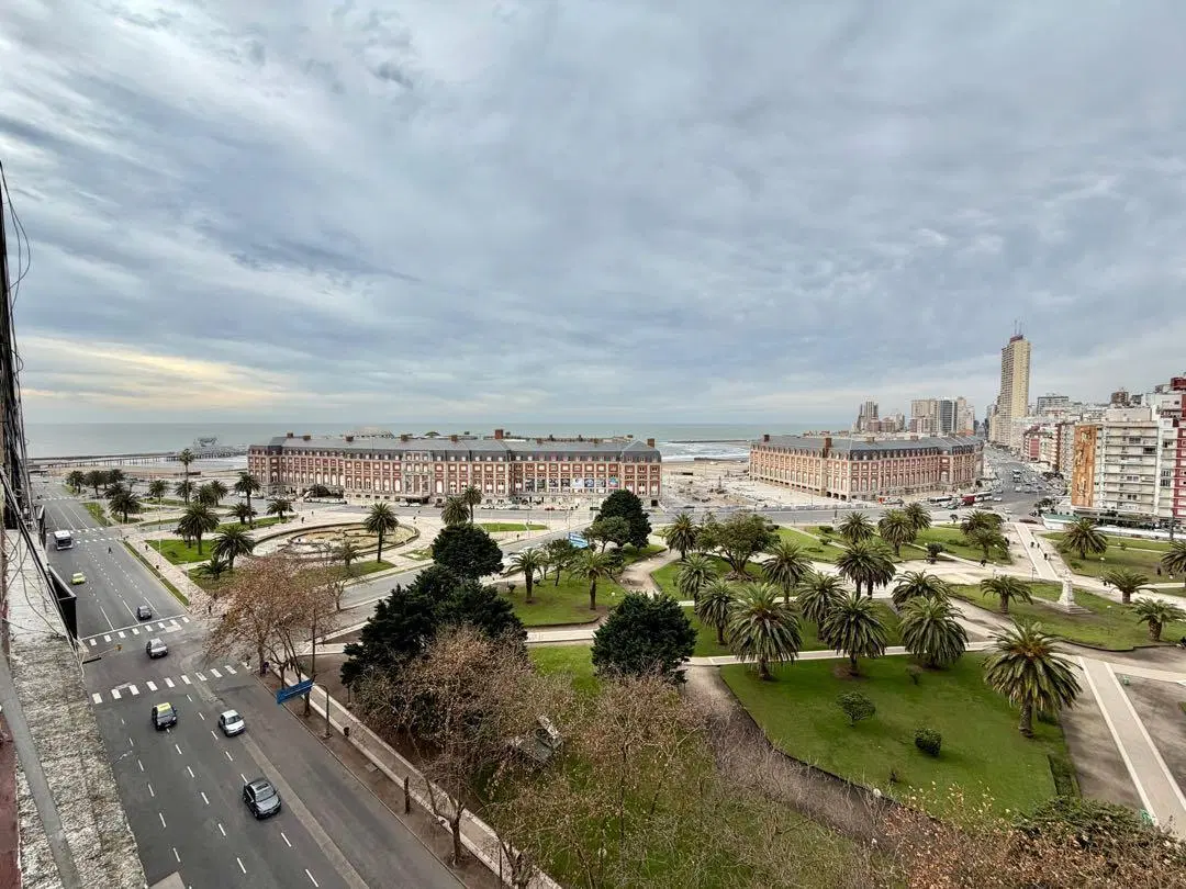 VENTA DEPARTAMENTO 2 AMBIENTES CON VISTA A PLAZA COLON 1